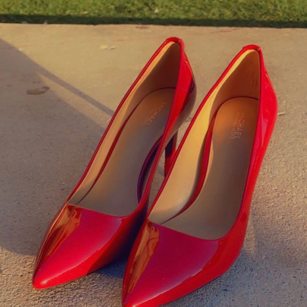 ♥️♥️ Micheal Kors Red pumps ♥️♥️